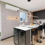 With Two Bedrooms, Balcony, Parking And Access To Sauna In By Renters Apartamento Gdansk