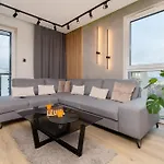 Apartamento With Two Bedrooms, Balcony, Parking And Access To Sauna In By Renters Gdansk