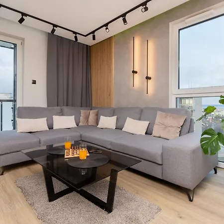 公寓 With Two Bedrooms, Balcony, Parking And Access To Sauna In By Renters 格但斯克