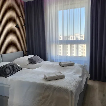 公寓 With Two Bedrooms, Balcony, Parking And Access To Sauna In By Renters