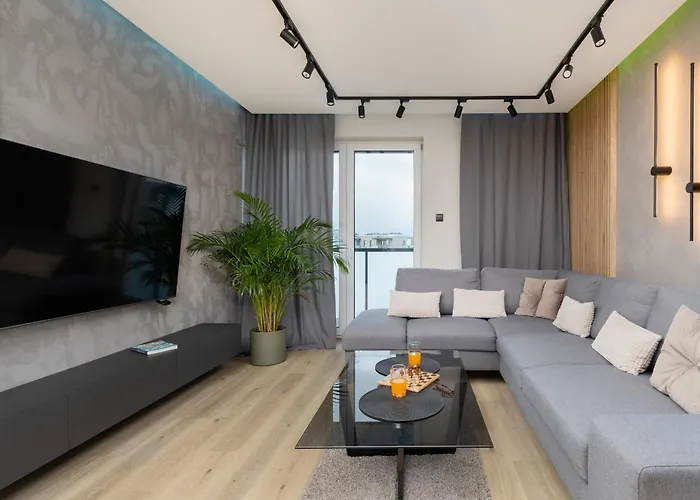 アパート With Two Bedrooms, Balcony, Parking And Access To Sauna In By Renters グダニスク