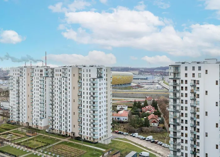 With Two Bedrooms, Balcony, Parking And Access To Sauna In By Renters グダニスク