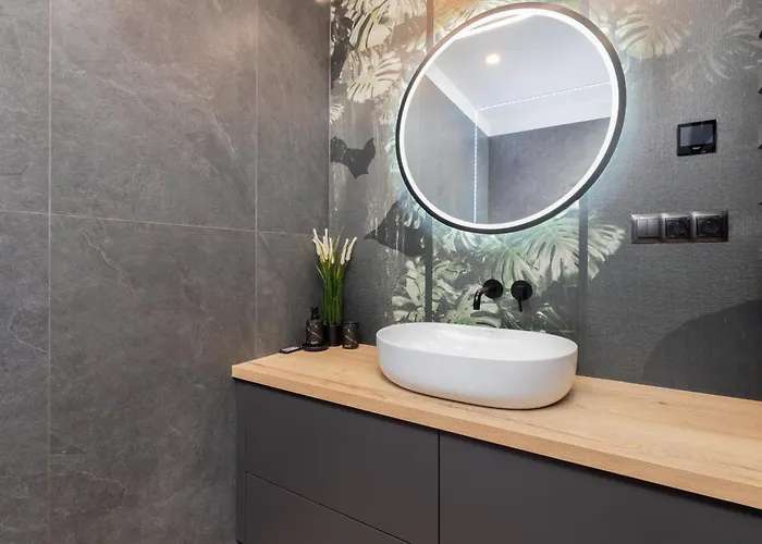 With Two Bedrooms, Balcony, Parking And Access To Sauna In By Renters グダニスク