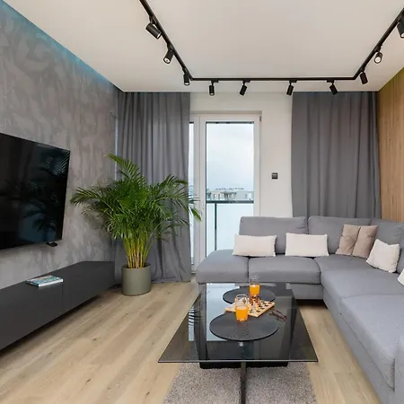 Apartamento With Two Bedrooms, Balcony, Parking And Access To Sauna In By Renters Gdańsk